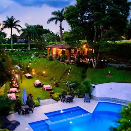 Finca Hotel Loma Verde キンバヤ エクステリア 写真